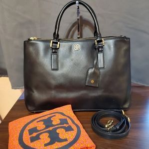 Tory Burch Robinson Convertible Shoulder Bag  in Black